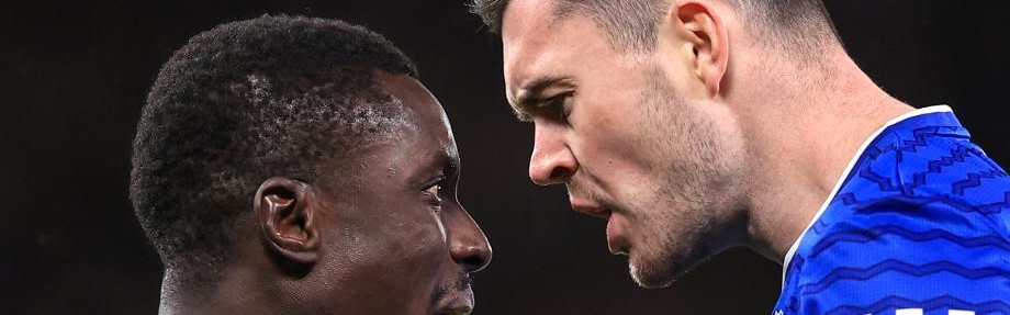 英超-盖耶掌掴队友直红霍尔破门 曼联0-1埃弗顿